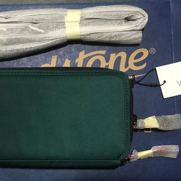 Vera Bradley Midtown RFID All in One Crossbody - Picture 6 of 7